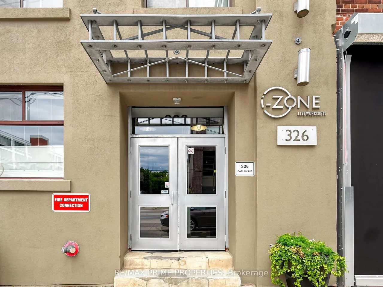 326 Carlaw Avenue — photo 23