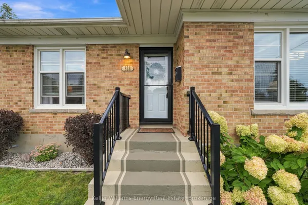 699 Grierson Street — photo 2