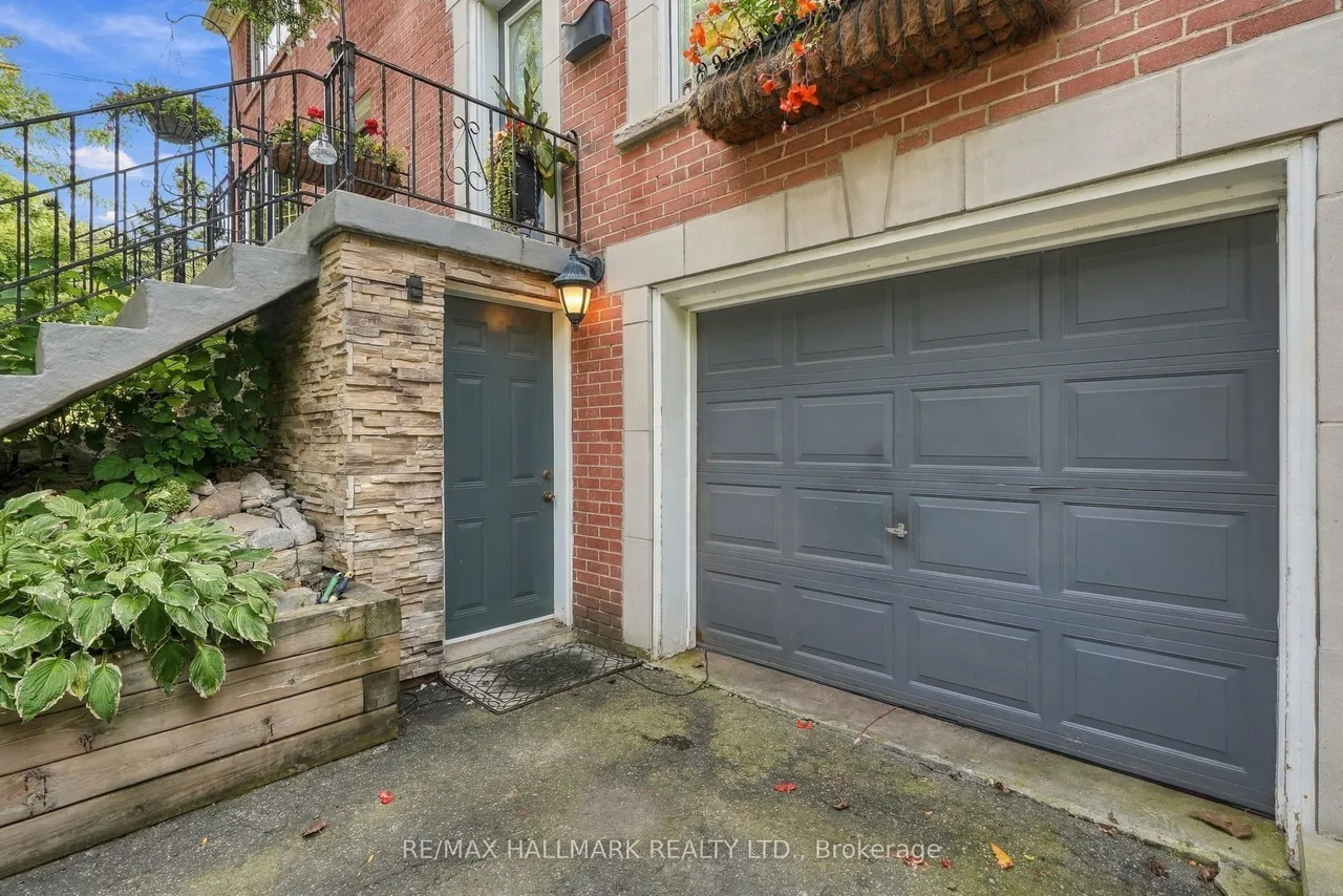 77 Glen Davis Crescent — photo 3