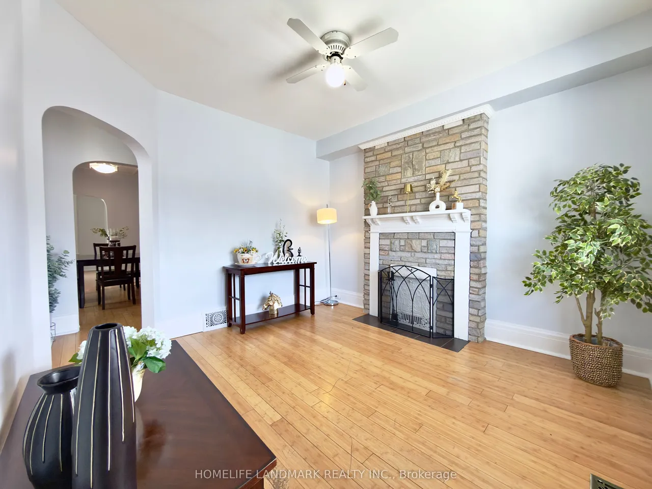 67 Banting Avenue — photo 3