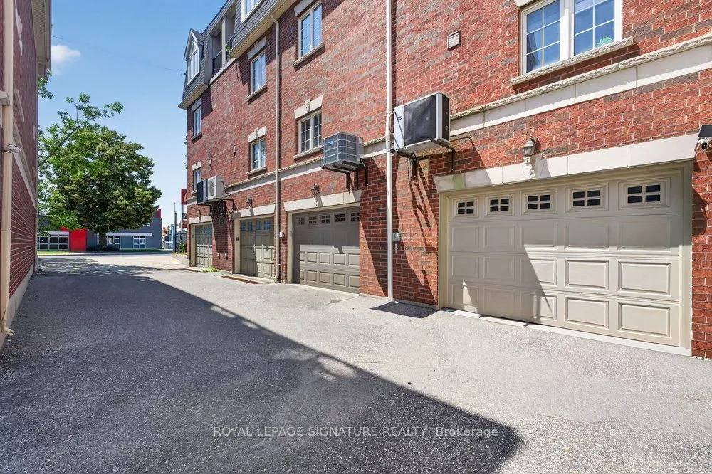 1755 Danforth Avenue — photo 39