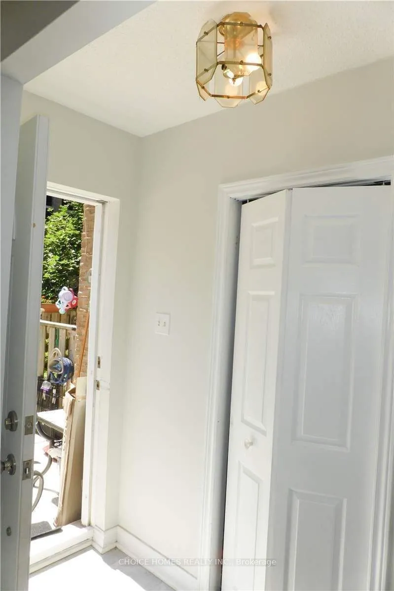 23-91 Muir Drive — photo 2