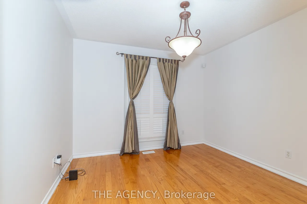 54 Thames Drive — photo 37