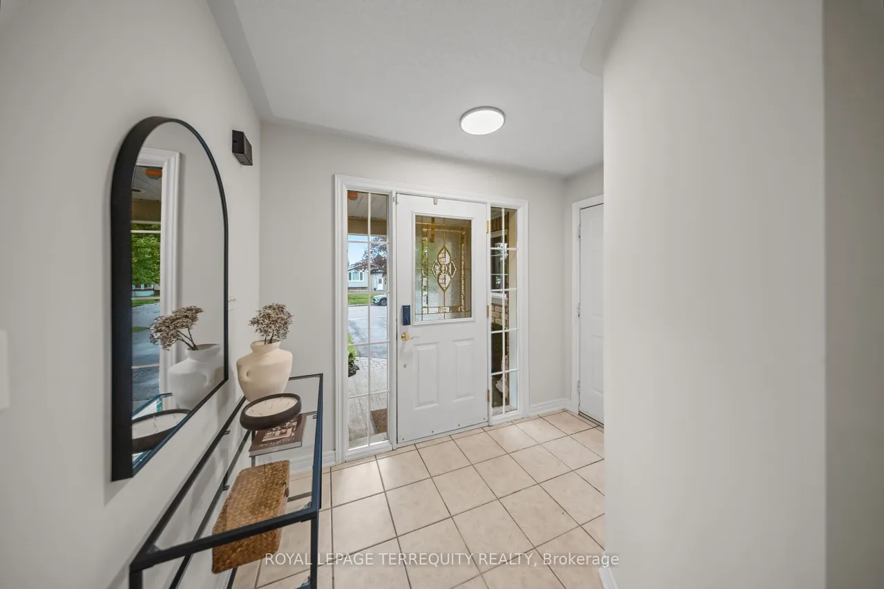 611 Capilano Crescent — photo 3