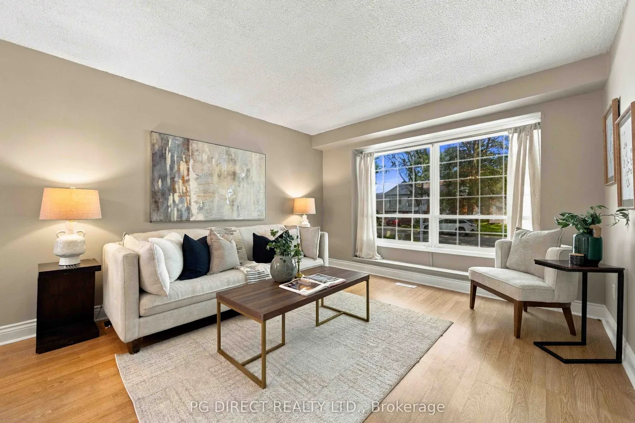 64 Renfield Crescent — photo 2