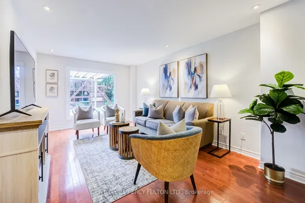 608 Beckworth Square — photo 2