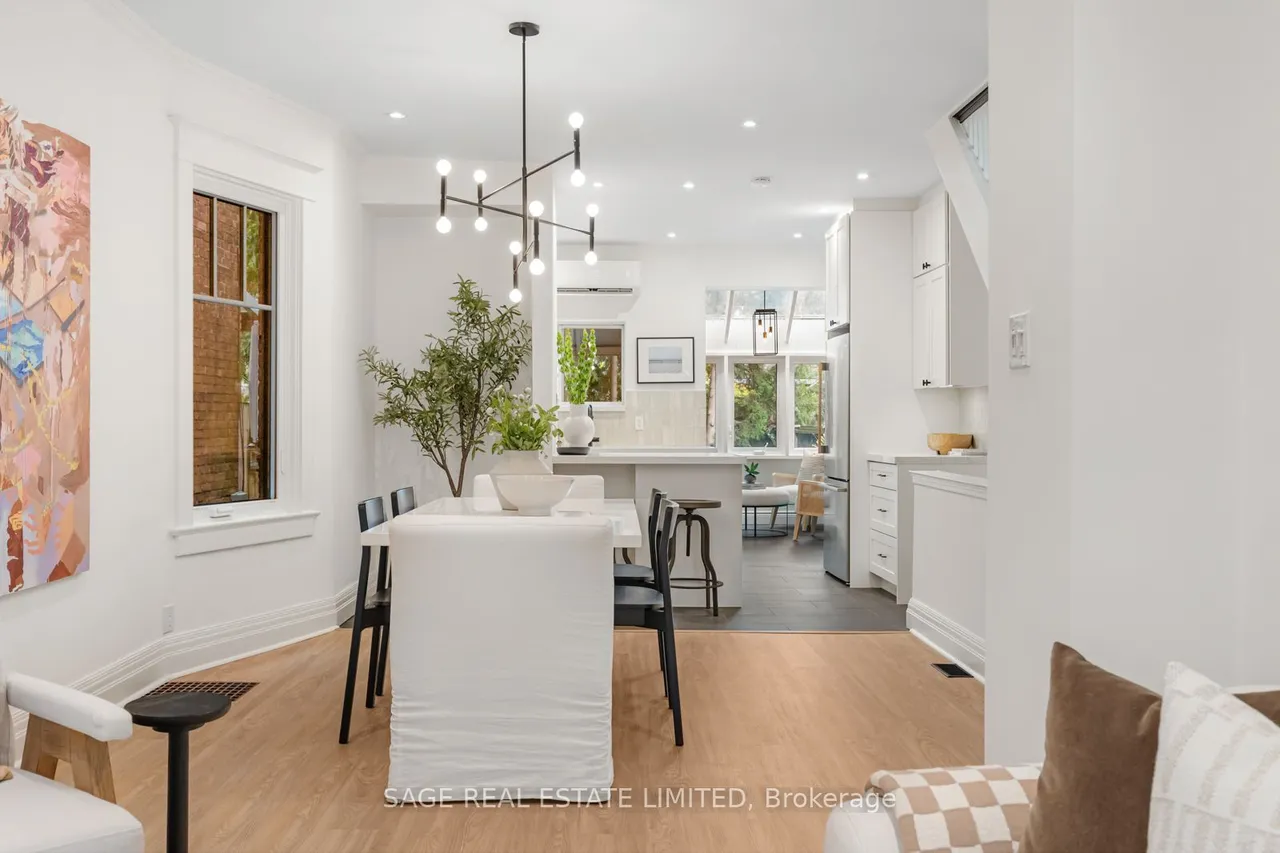 11 Bertmount Avenue