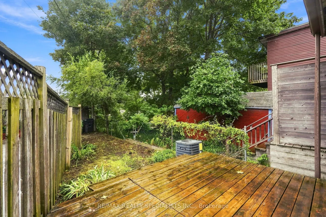 21 Mendel Avenue — photo 46