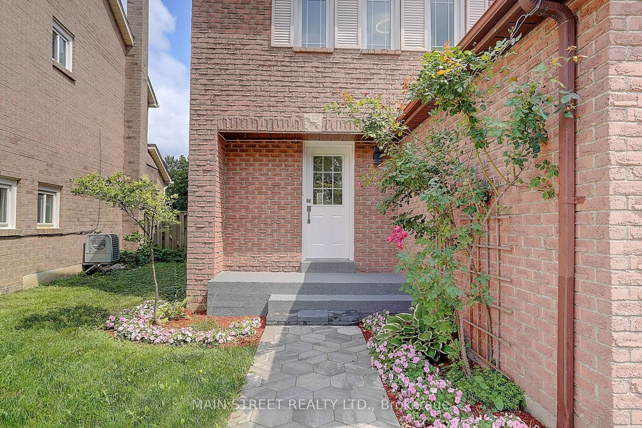 59 Stockbridge Crescent — photo 3