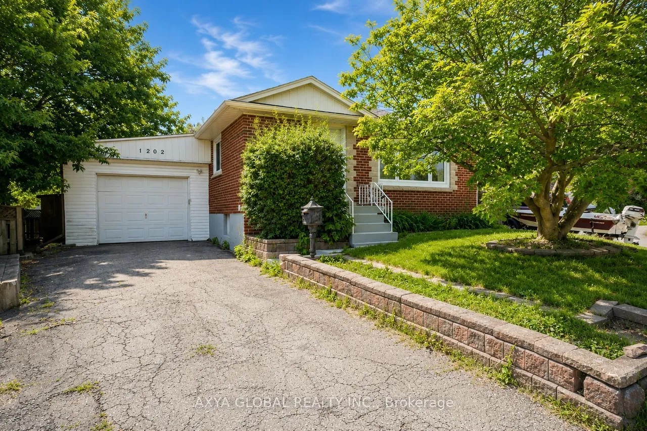 1202 Sun Valley Court W