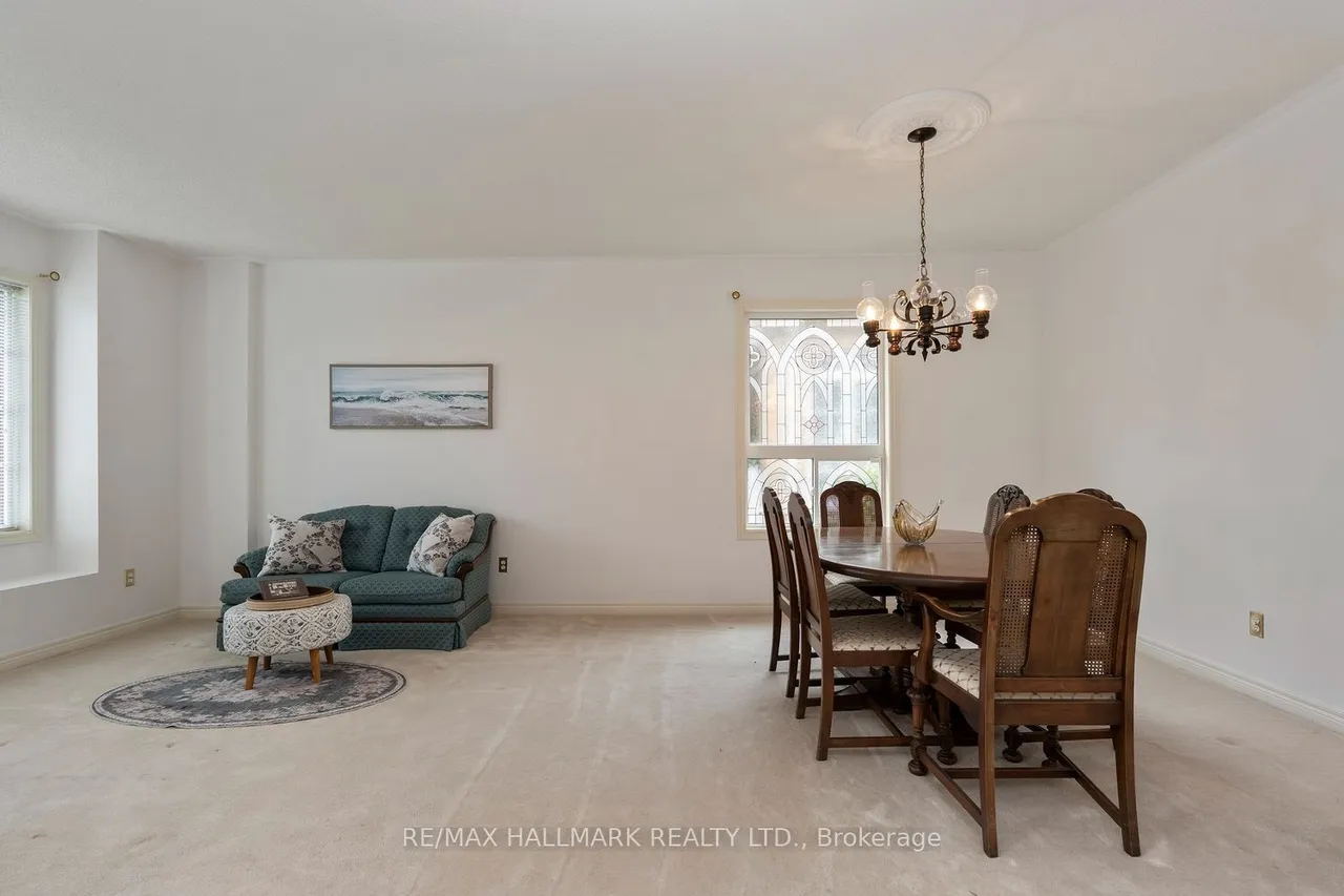 43 Kimberly Drive — photo 2