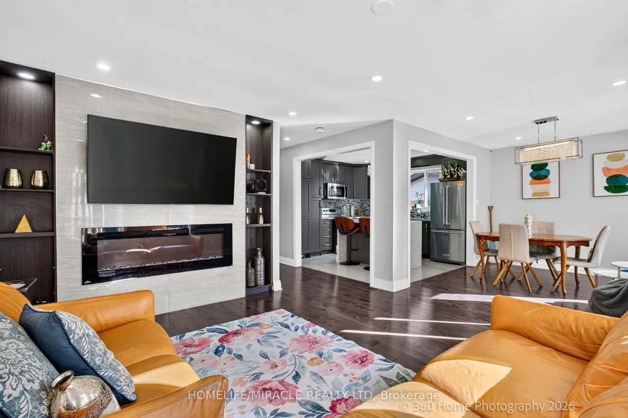 696 Sheppard Avenue — photo 3