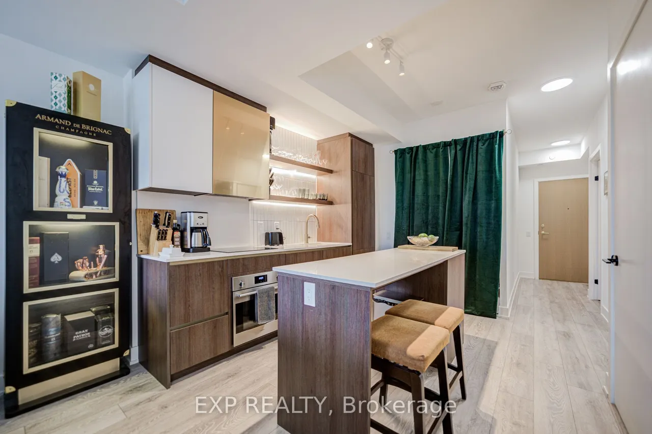 1285 Queen Street E — photo 3