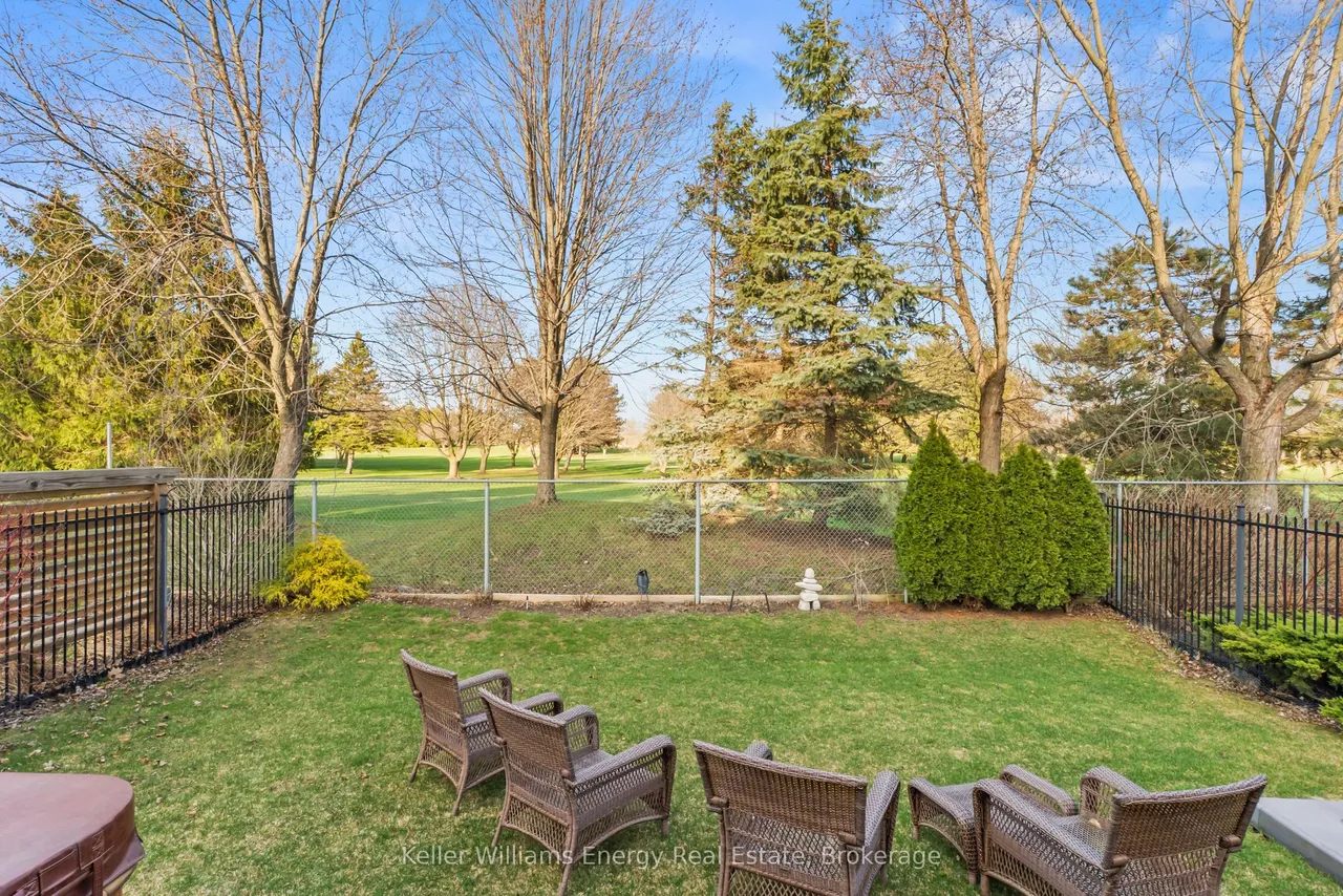 2258 Pindar Crescent — photo 37
