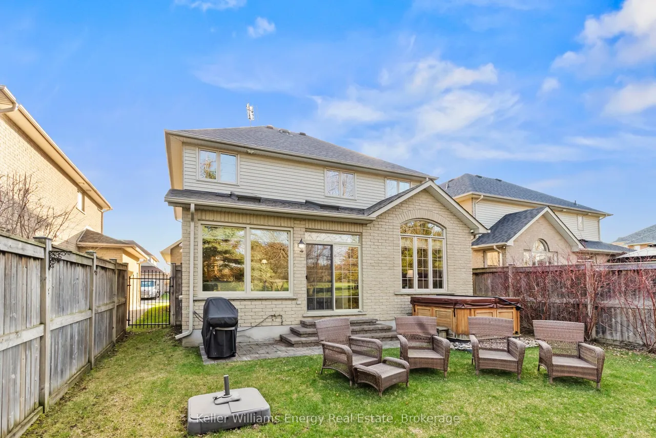 2258 Pindar Crescent — photo 36