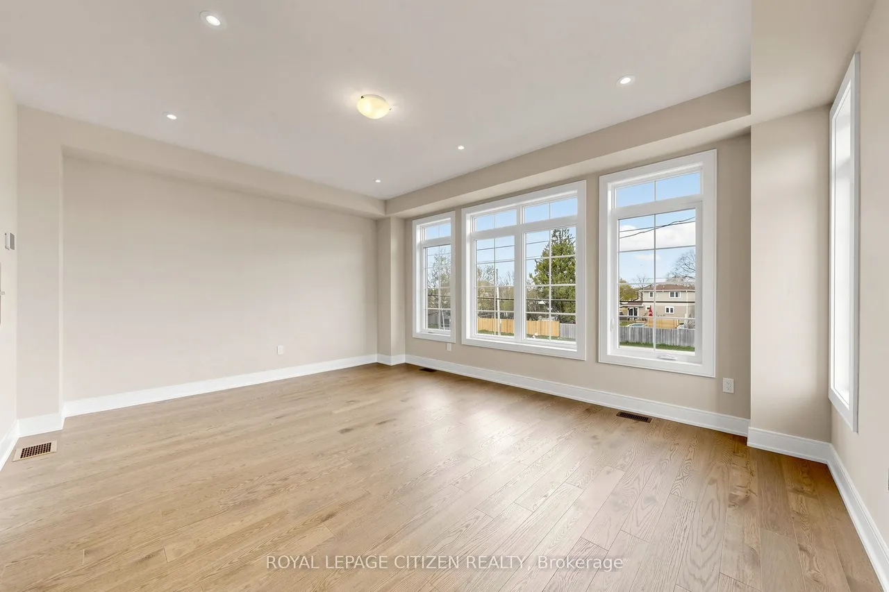 26 Wakely Crescent — photo 3