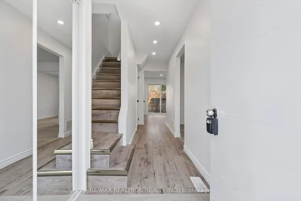342 Fernwood Avenue — photo 2