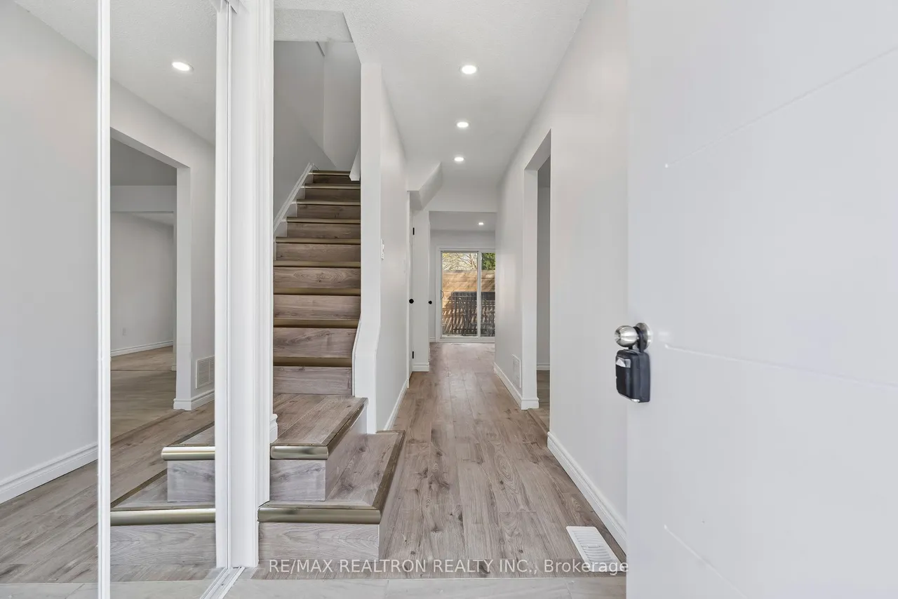 342 Fernwood Avenue — photo 2
