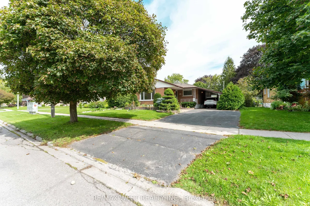 203 Lupin Drive — photo 3