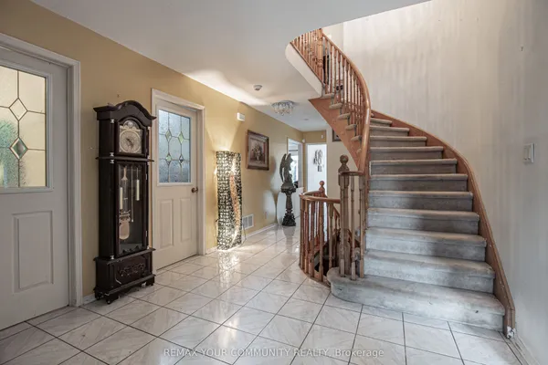 1801 Forestview Drive — photo 2