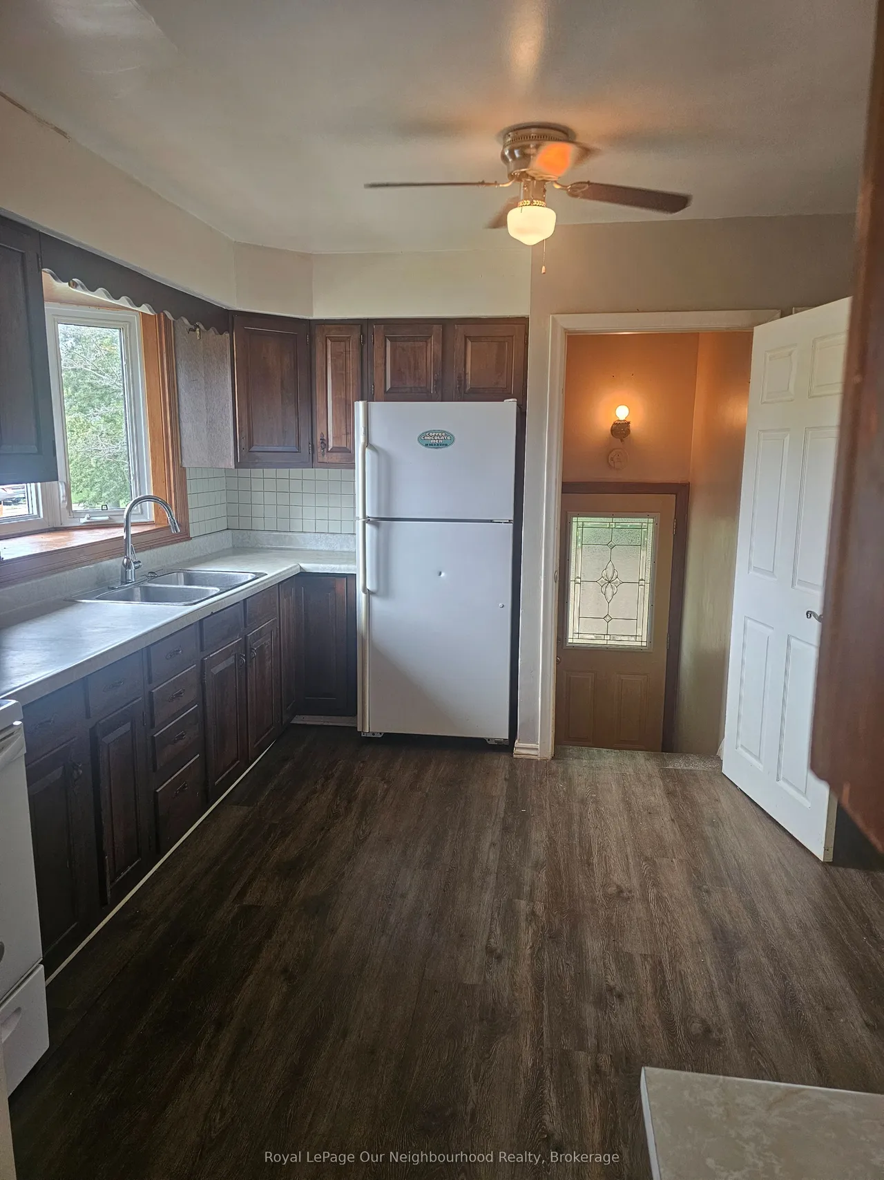 1500 Lakeside Street — photo 3