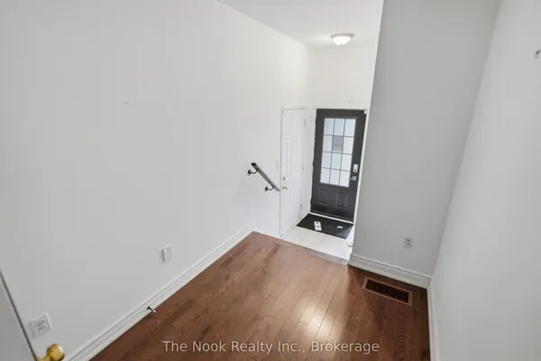 27 Blunden Road — photo 2
