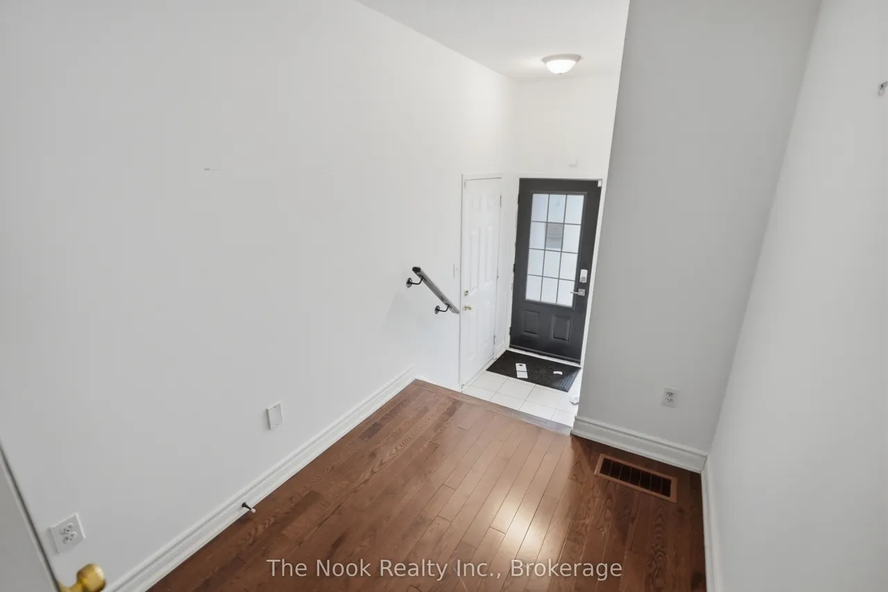 27 Blunden Road — photo 2