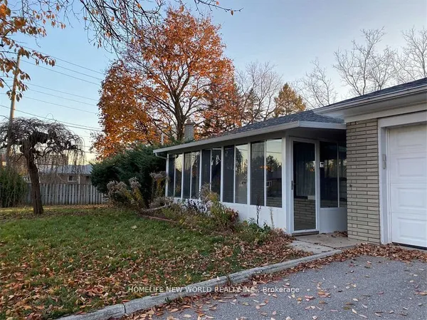 92 Fairglen Avenue — photo 2