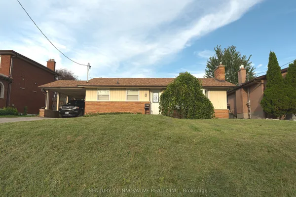 89 Thickson Road S — photo 2