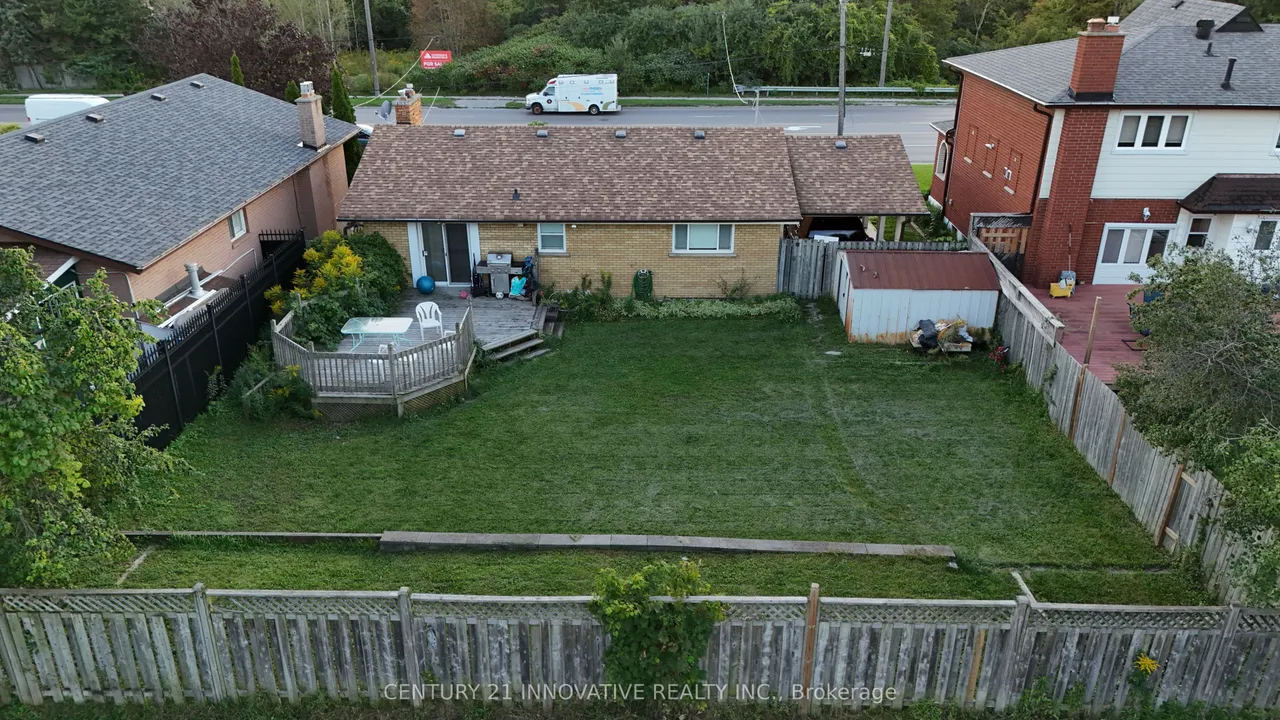 89 Thickson Road S — photo 27