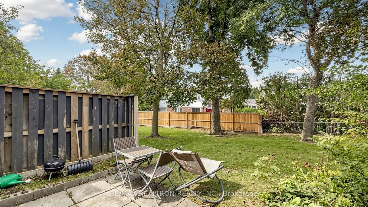 850 Huntingwood Drive — photo 39