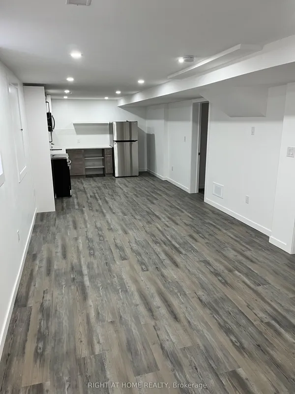 19 Shrewsbury Drive — photo 2