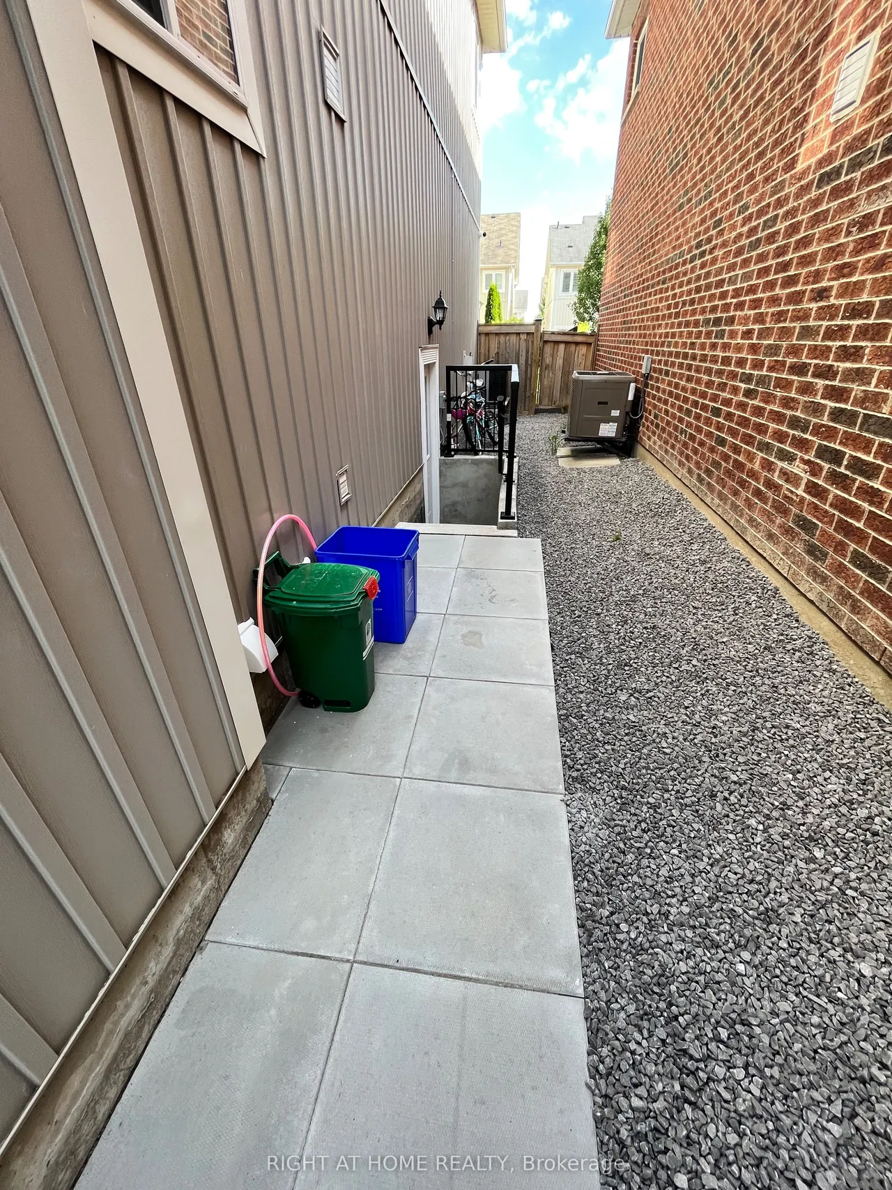 19 Shrewsbury Drive — photo 9