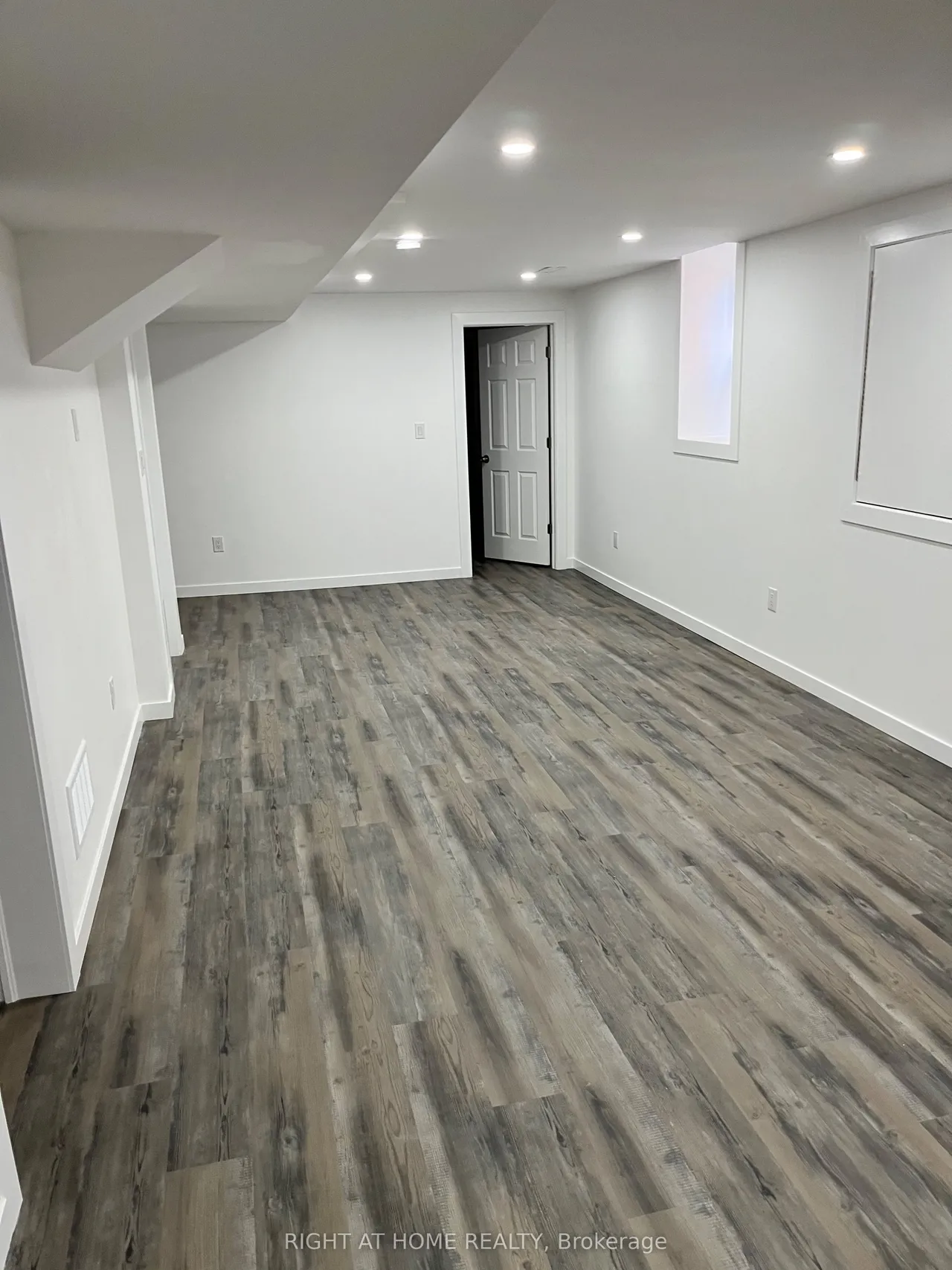 19 Shrewsbury Drive — photo 3