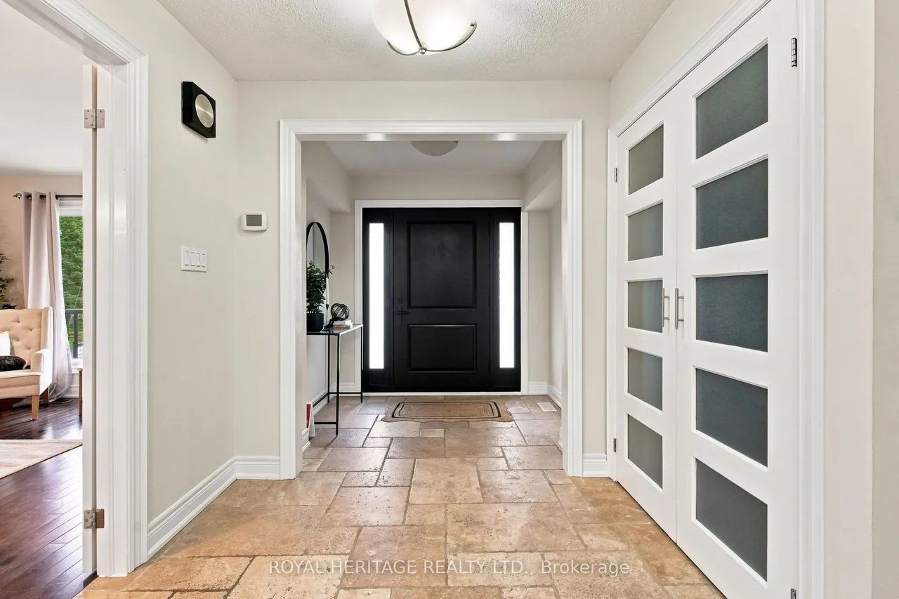 816 Sheppard Avenue — photo 3