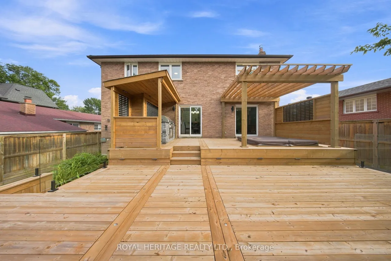 816 Sheppard Avenue — photo 42
