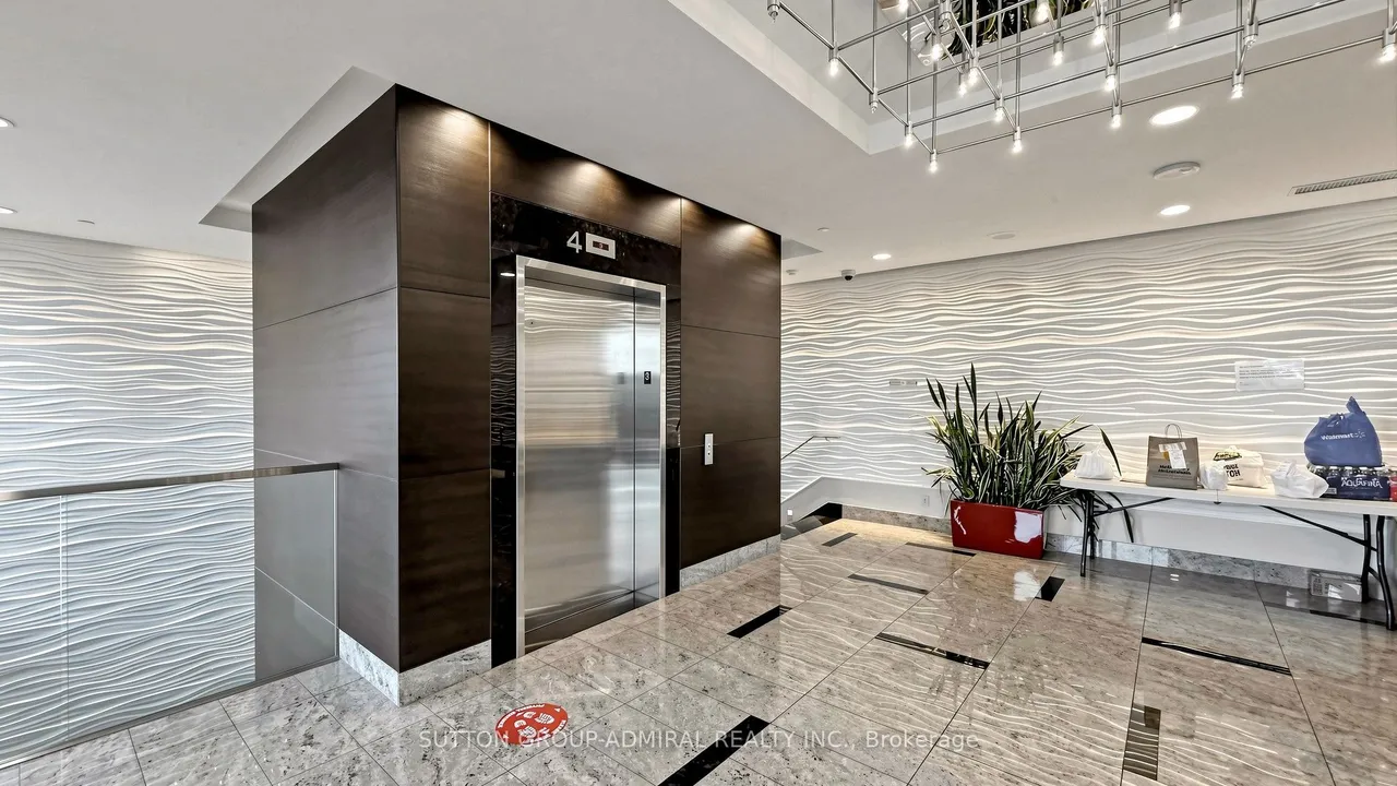 151 Village Green Square, Unit 1005 — photo 3