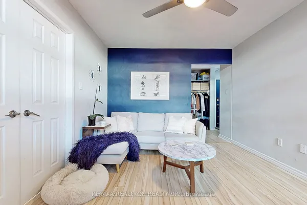 2245 Eglinton Avenue E, Unit 803 — photo 2