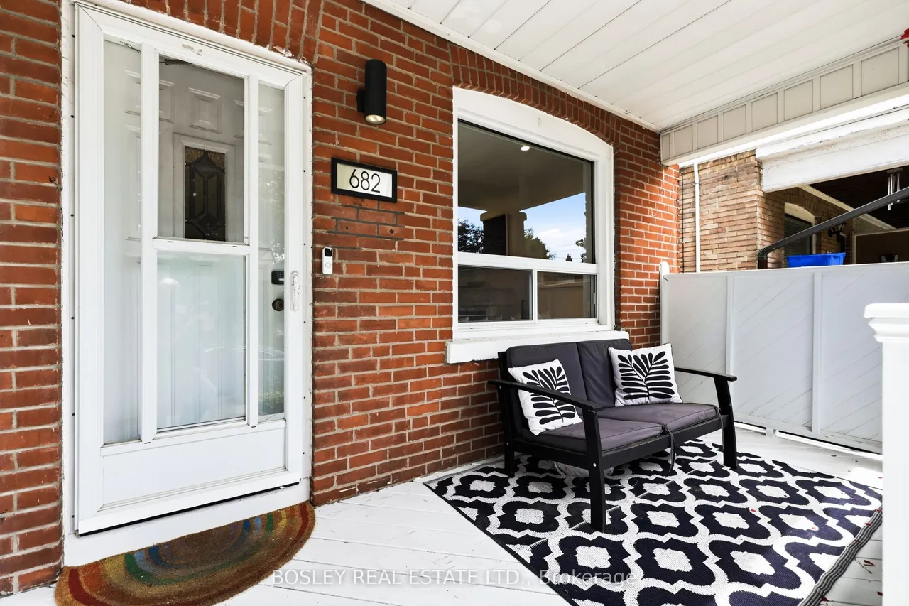 682 Milverton Boulevard — photo 2
