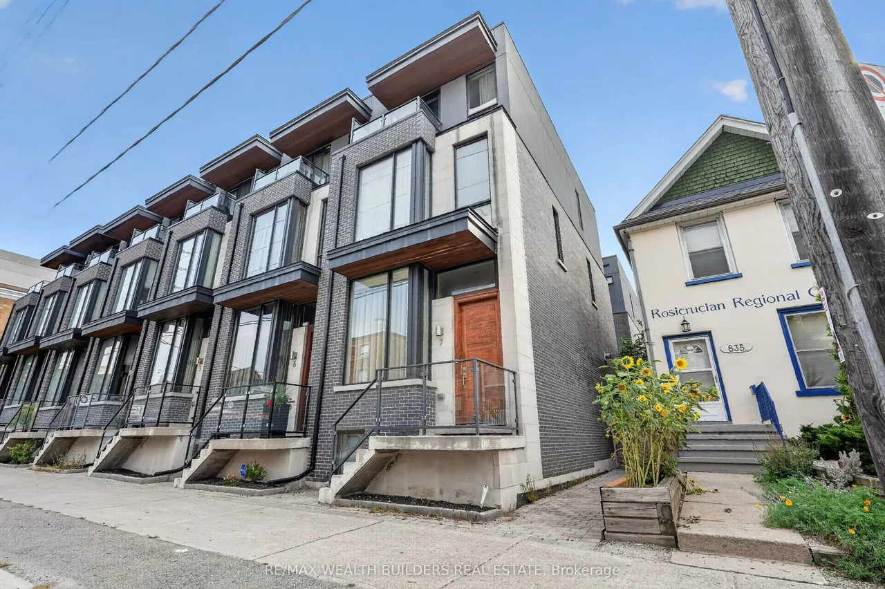 837 Broadview Avenue, Unit TH-07 — photo 2