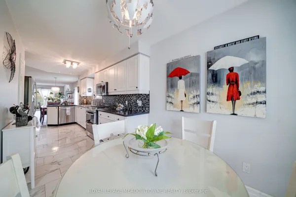 494 Flagstone Court — photo 2
