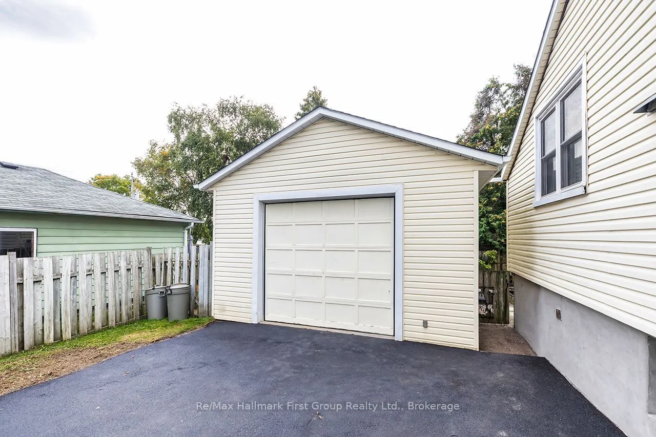 1692 Scugog Street — photo 20