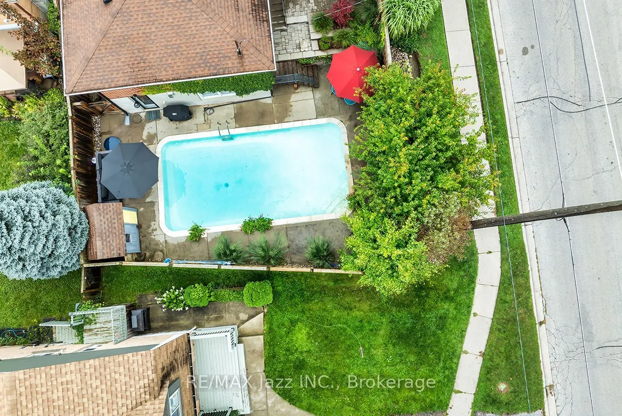 1085 Willowdale Avenue — photo 37