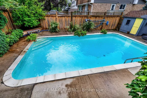 1085 Willowdale Avenue — photo 2
