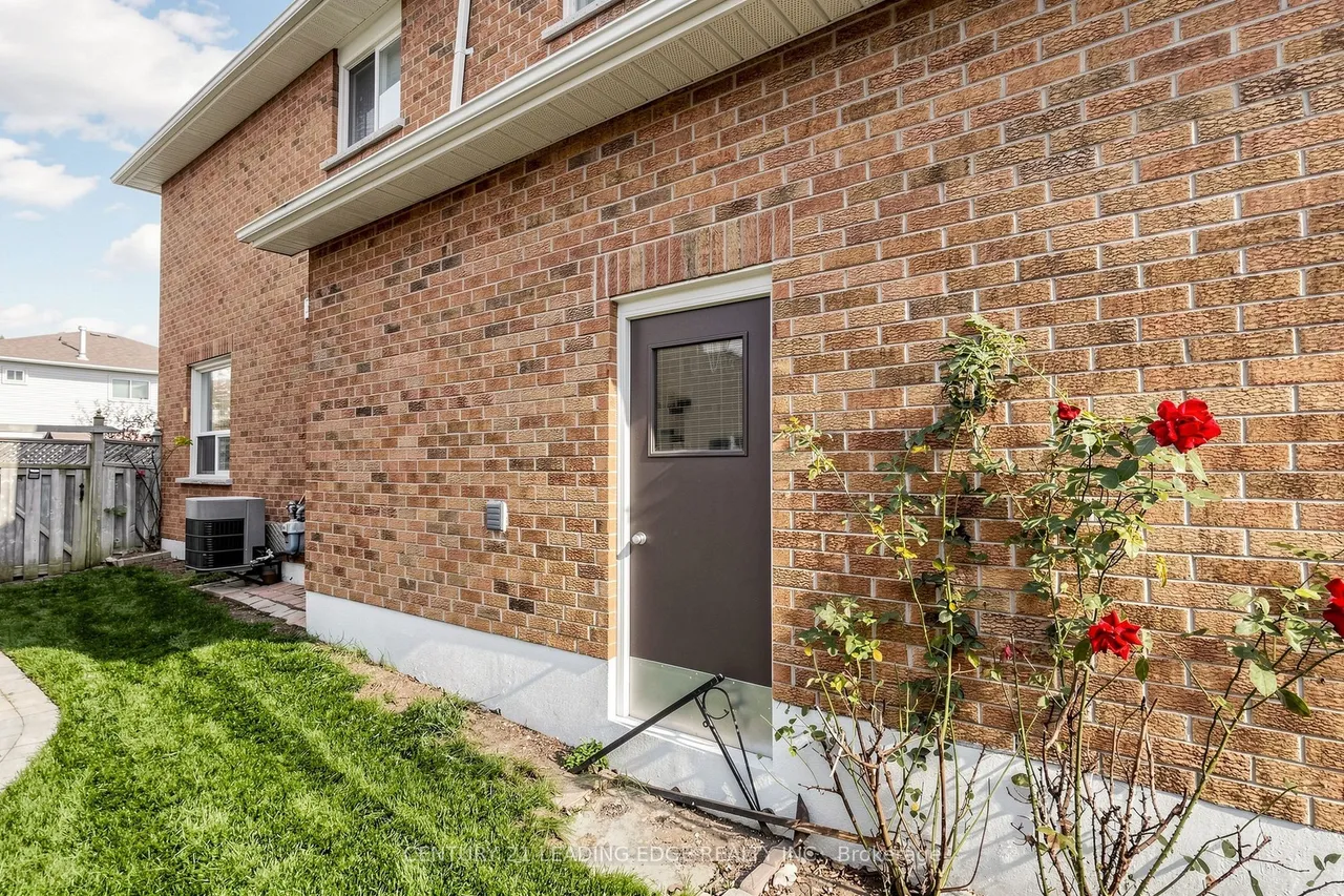 92 Erickson Drive — photo 36