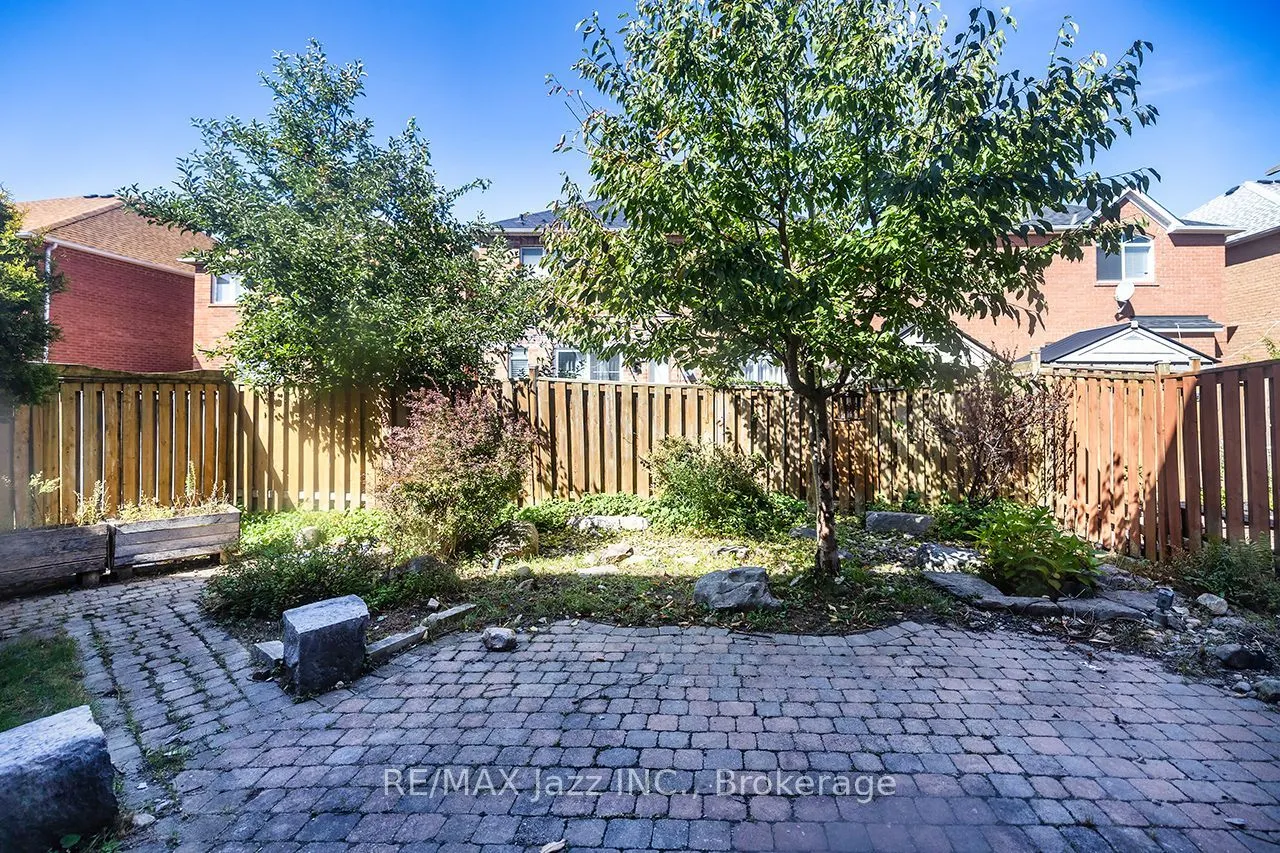 32 Dent Street — photo 24
