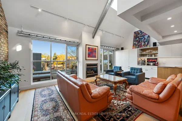 1852 Queen Street E, Unit 304