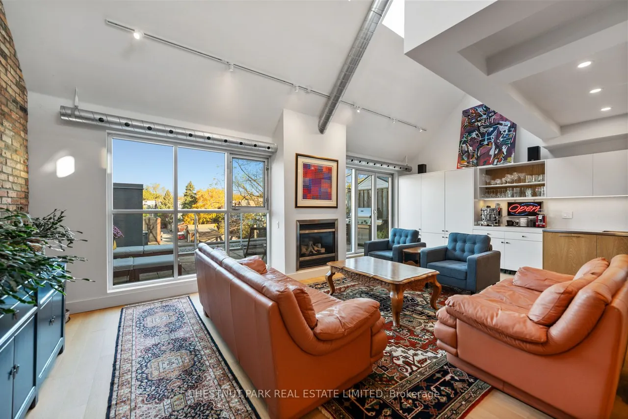1852 Queen Street E, Unit 304