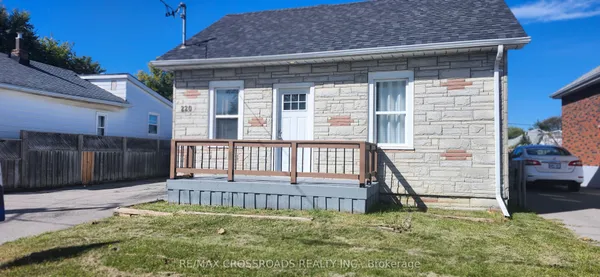 220 Mcnaughton Avenue — photo 2
