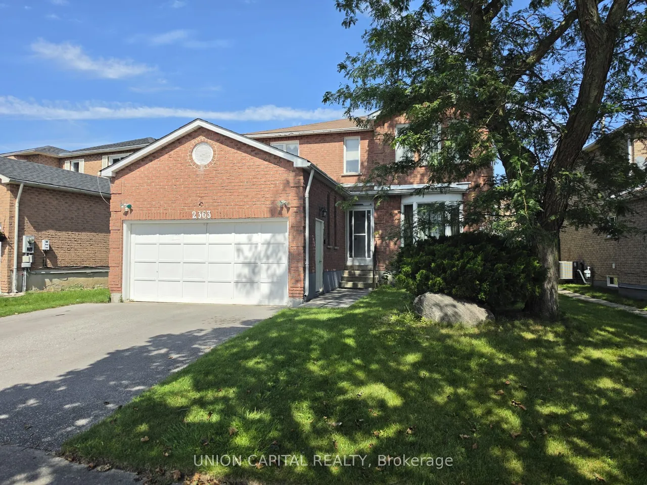 2363 Strathmore Crescent — photo 2